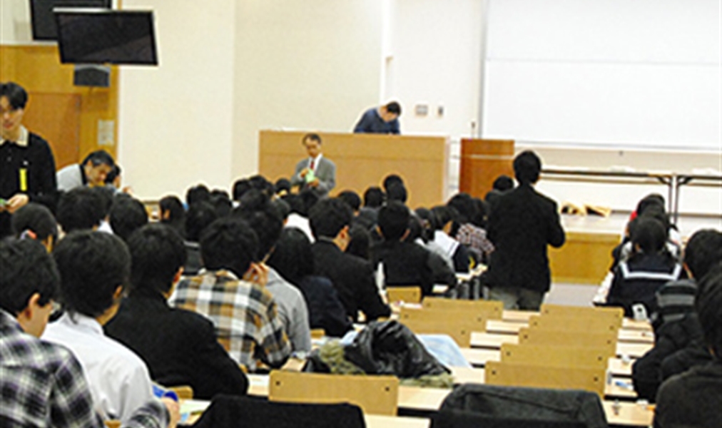 私のチャウ教育センターは10年間設立されて